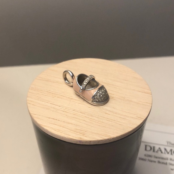 Aaron Basha saddle shoe pendant. - Picture 2 of 4